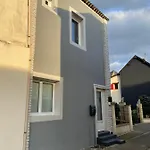 Urban Maison Confort 15 Mn Rouen Avec Parking Facile Apartment Montville